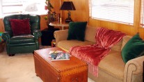 Le Montrachet Saloon port Aft